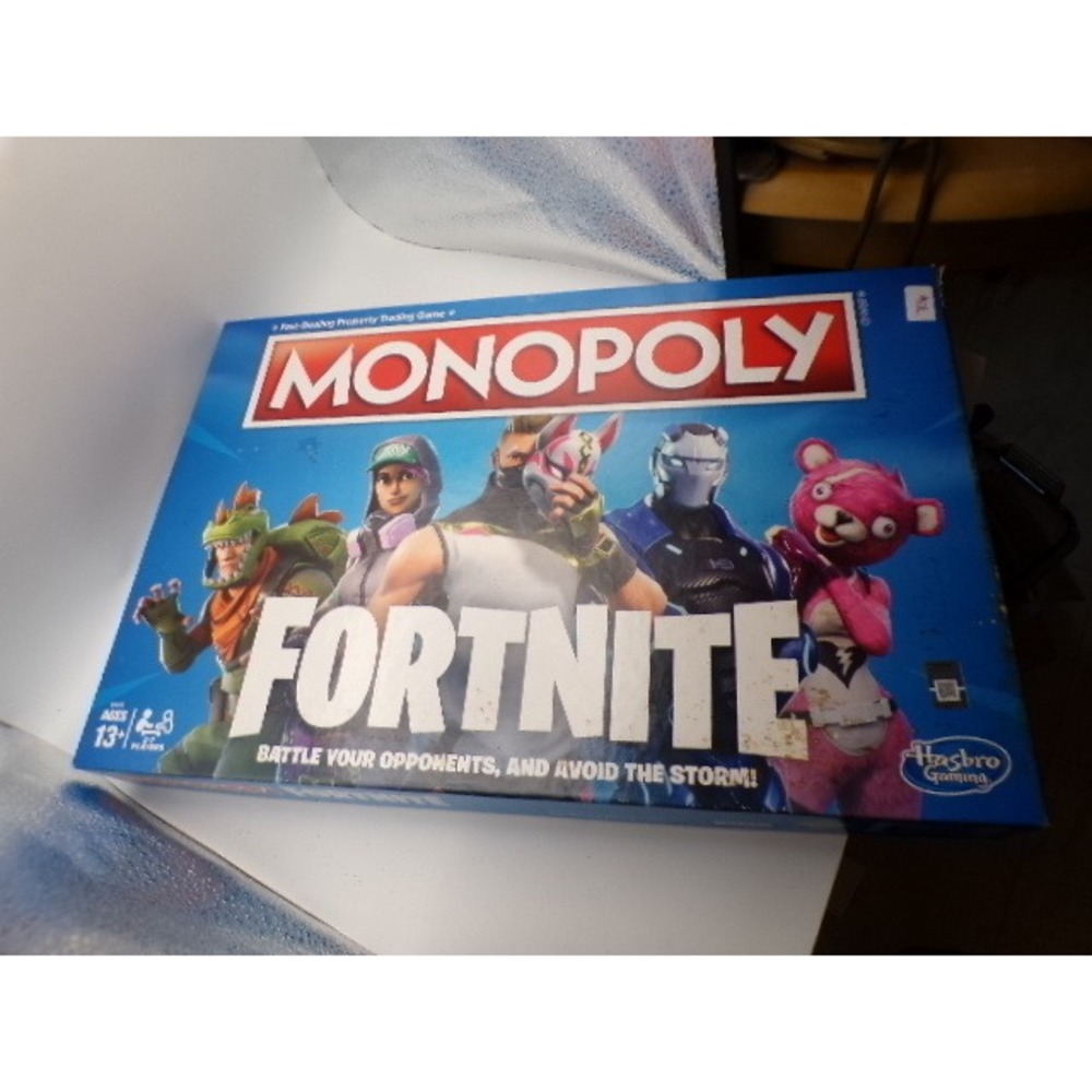 Monopoly Fortnite Edition Board Game‎ Hasbro Gaming Ages 13 Plus Unused Box Tear